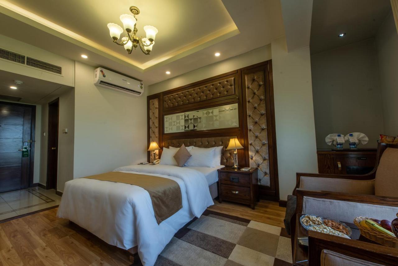 Envoy Continental Hotel Iszlámábád Kültér fotó