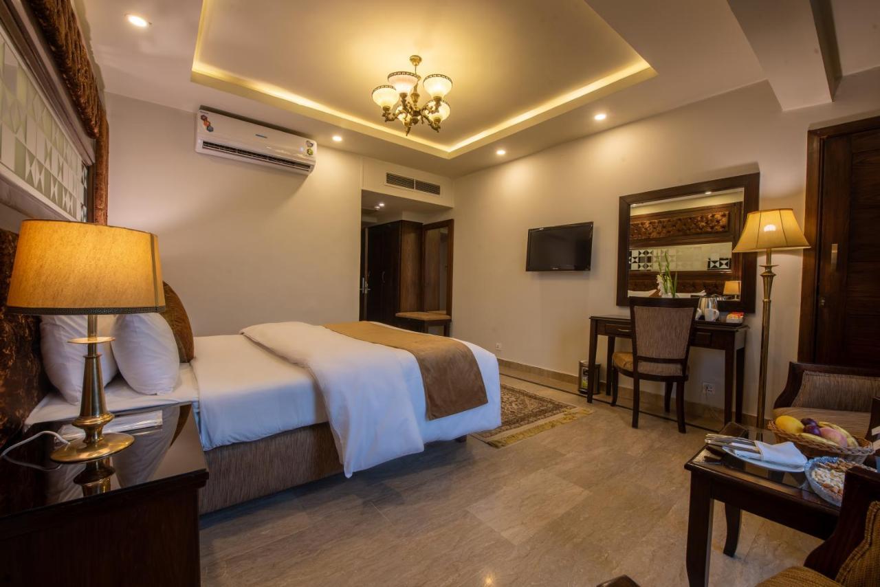 Envoy Continental Hotel Iszlámábád Kültér fotó