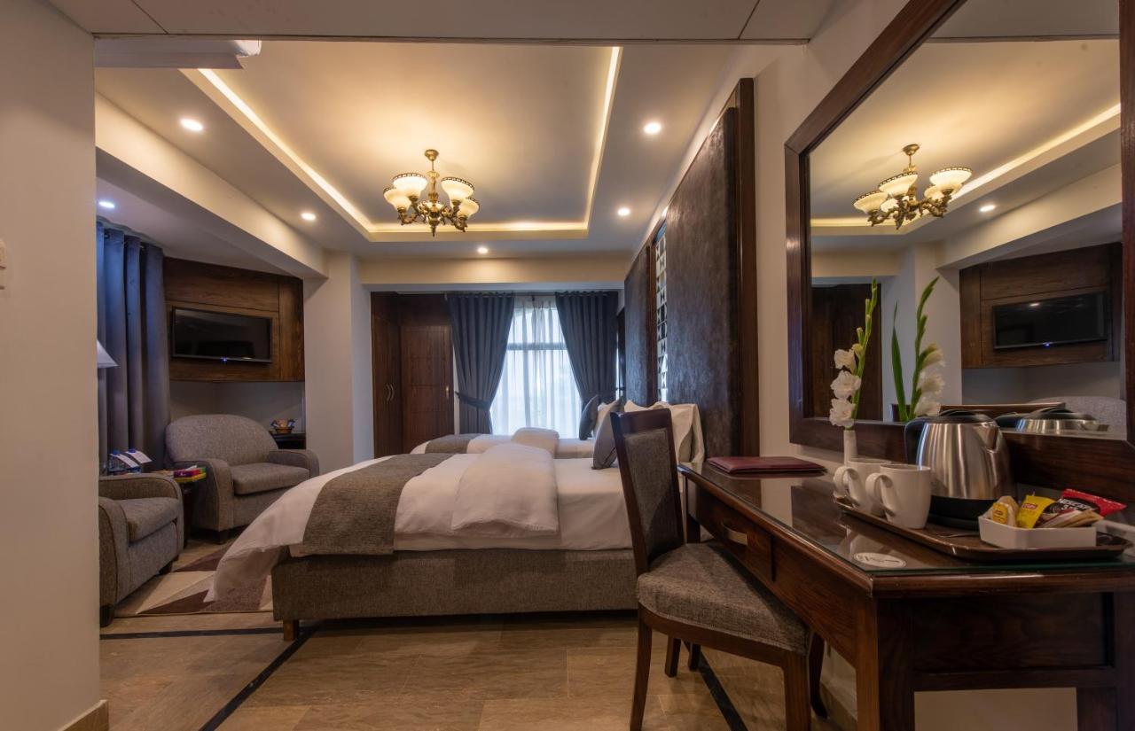 Envoy Continental Hotel Iszlámábád Kültér fotó