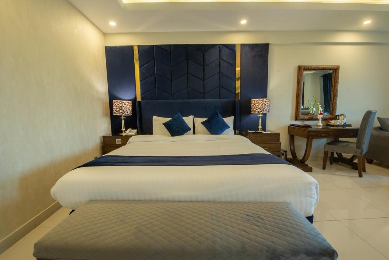 Envoy Continental Hotel Iszlámábád Kültér fotó