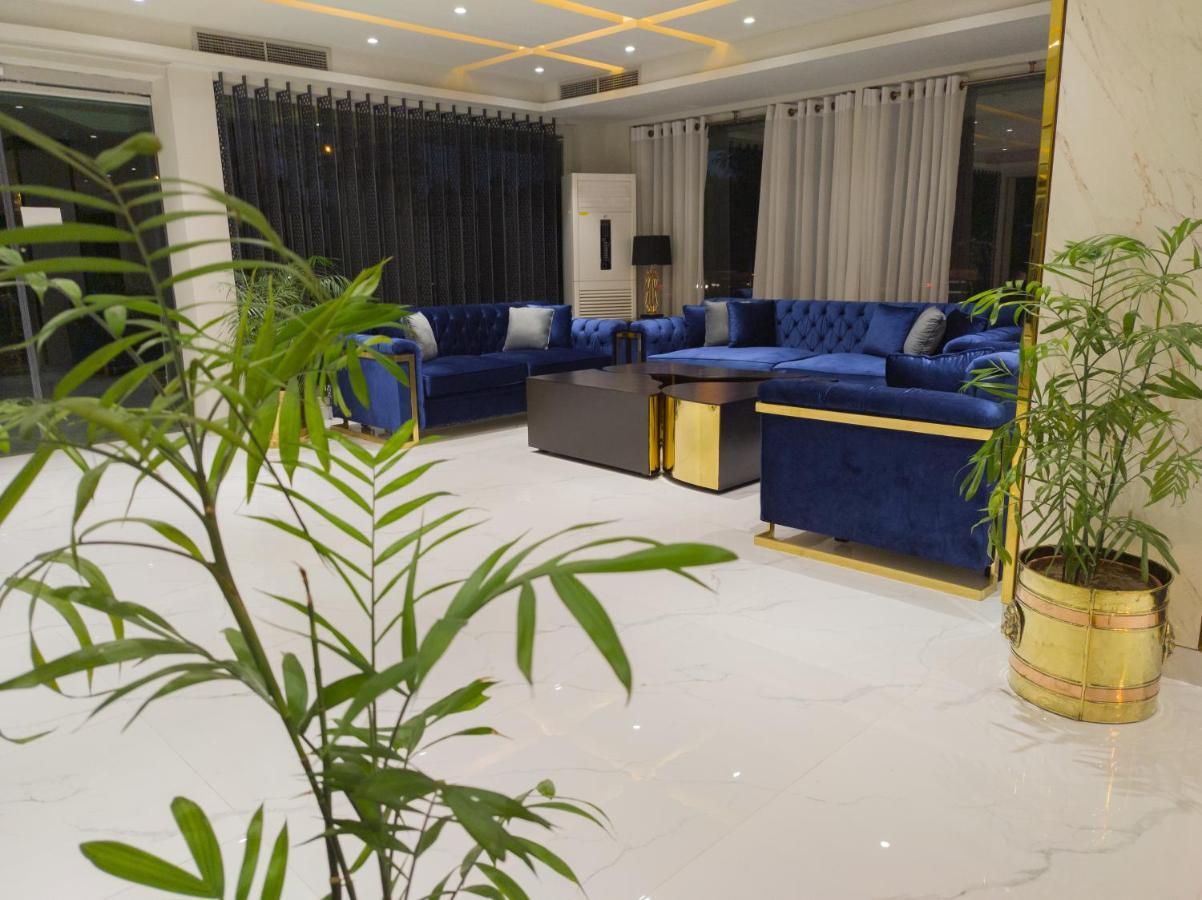 Envoy Continental Hotel Iszlámábád Kültér fotó