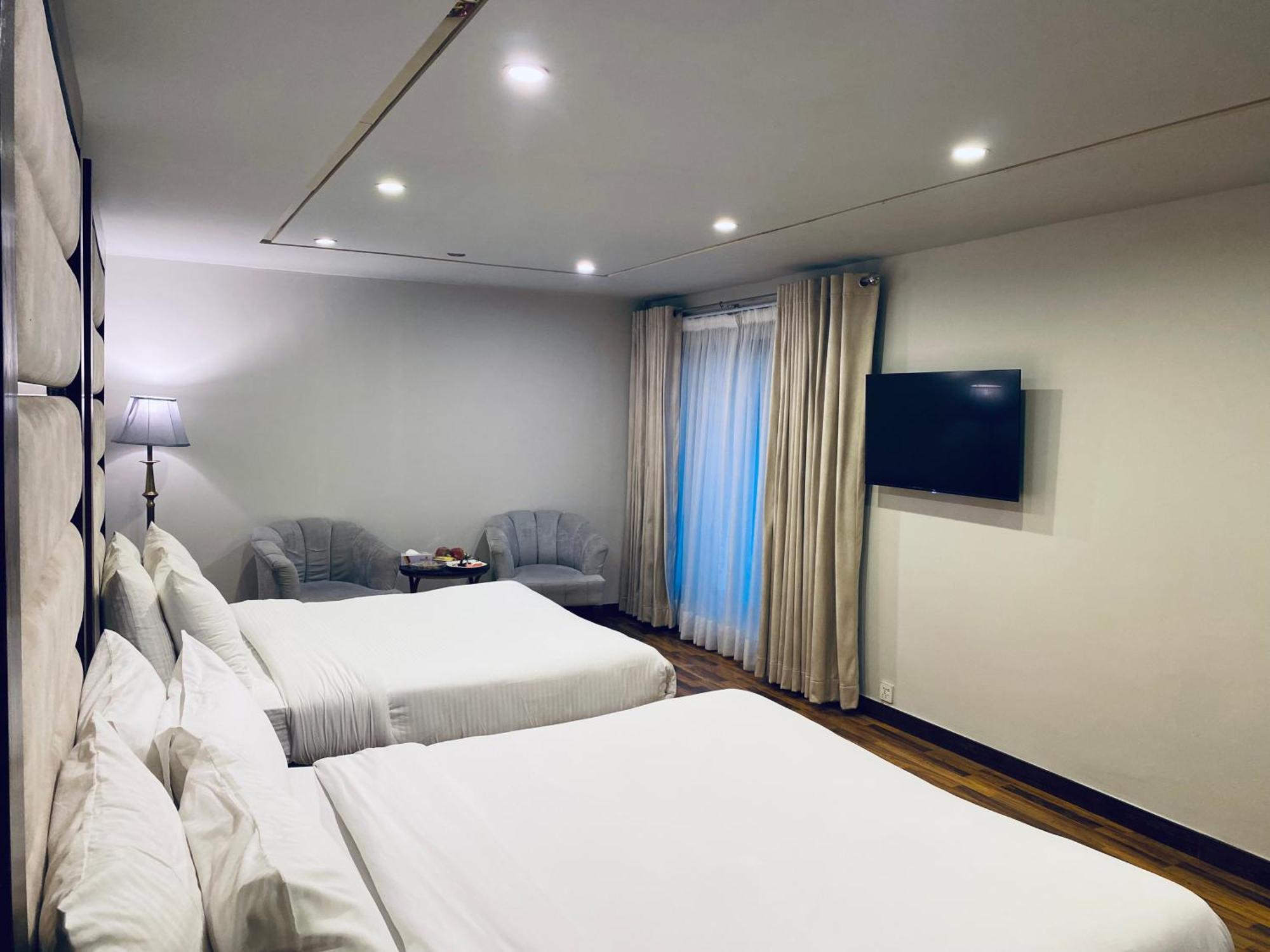 Envoy Continental Hotel Iszlámábád Kültér fotó