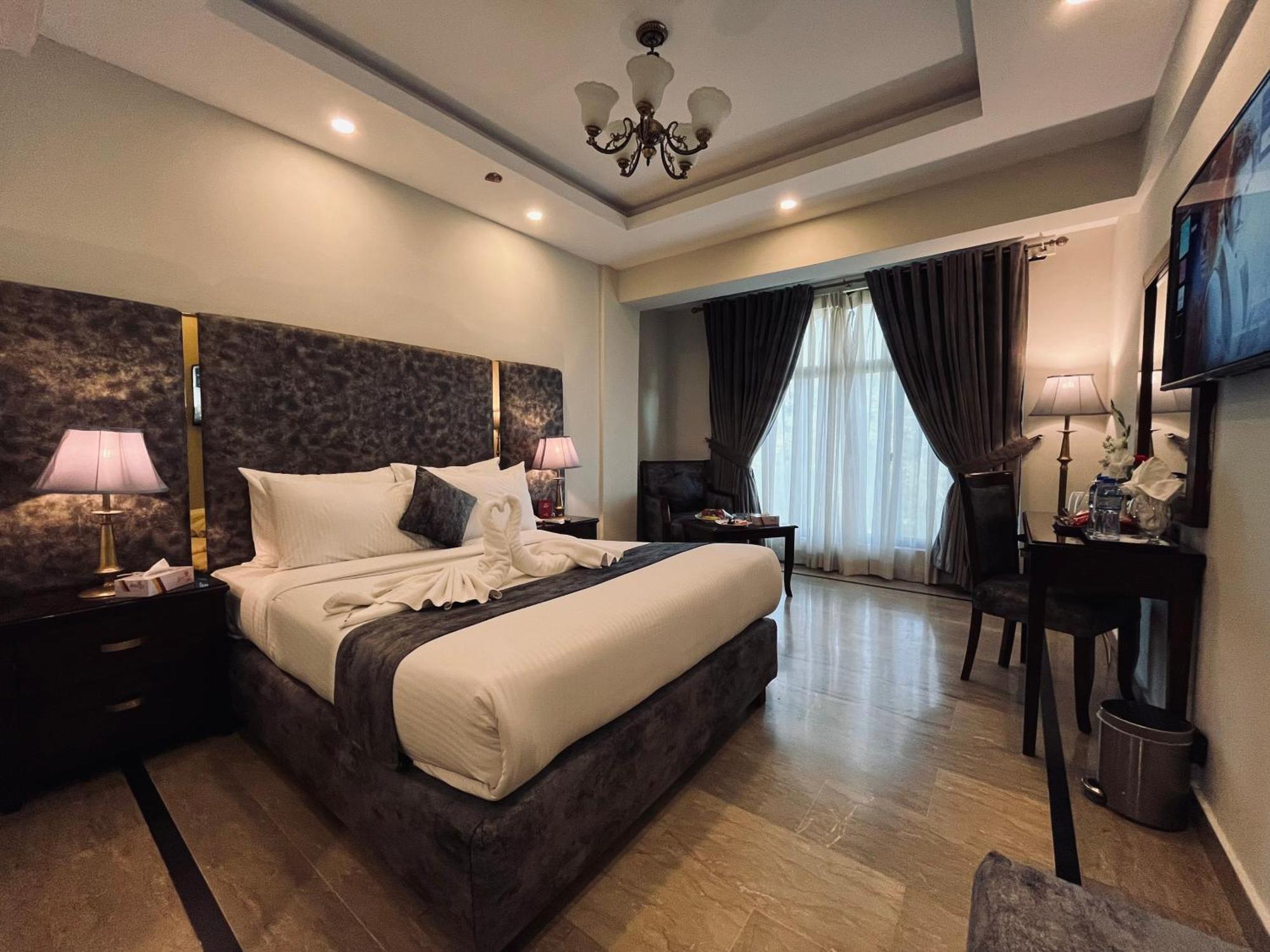 Envoy Continental Hotel Iszlámábád Kültér fotó